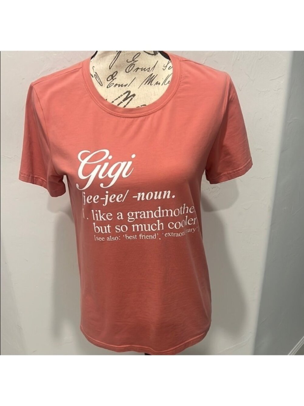 Gigi Graphic Tee in Coral